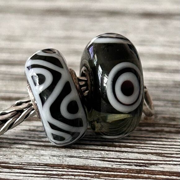 TROLLBEADS Lot Of 2 Black & White LAA 925S NEW! Tribal Pattern & Eye - Picture 1 of 8